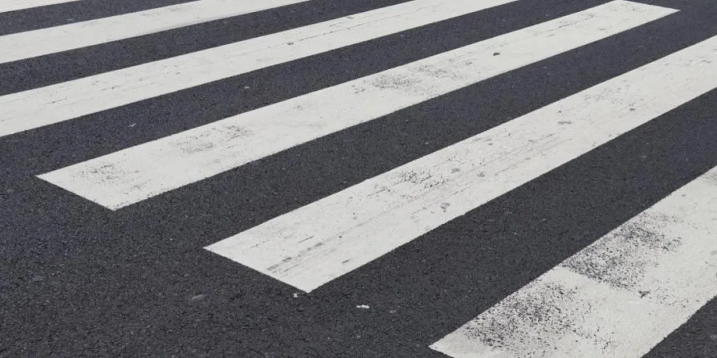 Flugtbilist kører 61-årig mand over i fodgængerfelt: Først senere fandt hun ud af, hvem han var