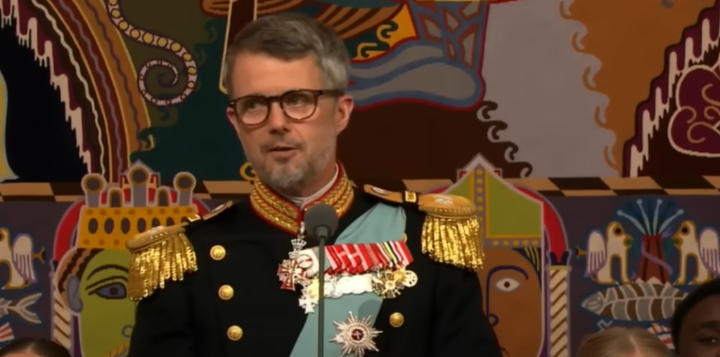 Sender brev til Kong Frederik: Drop den!