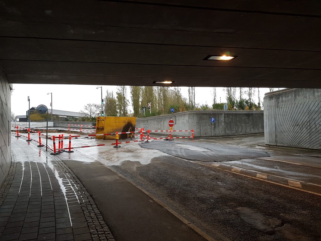 Godt nyt til pendlere og alle andre: Grusparkeringspladsen ved Sjællandsgade kan benyttes igen