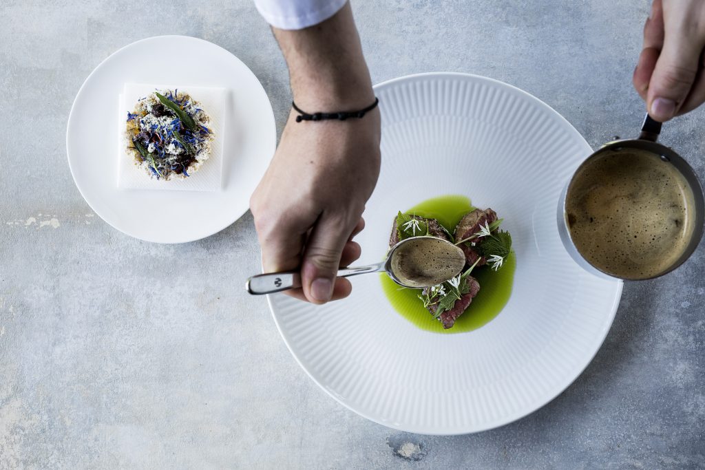Fire lokale restauranter har fået plads i prestigefuld guidebog