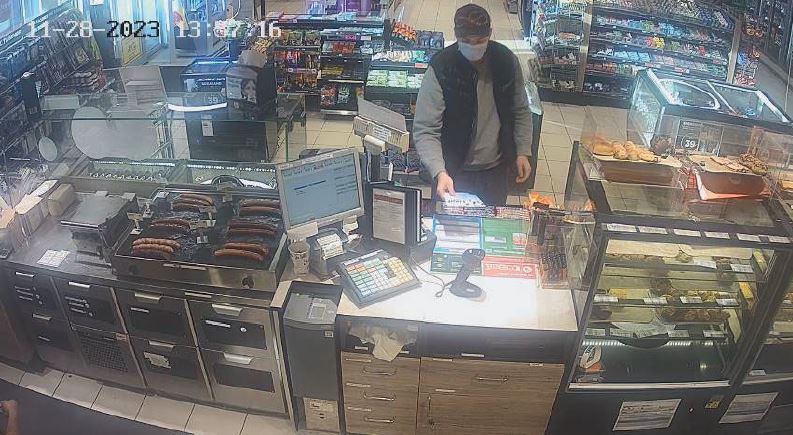 Politiet efterlyser fire mænd: Har du set dem?