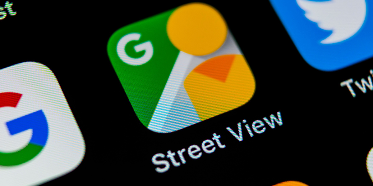 Kvinde kiggede rundt på Google Street View: Hvad hun så, fik hende til at løbe efter kæresten på gaden