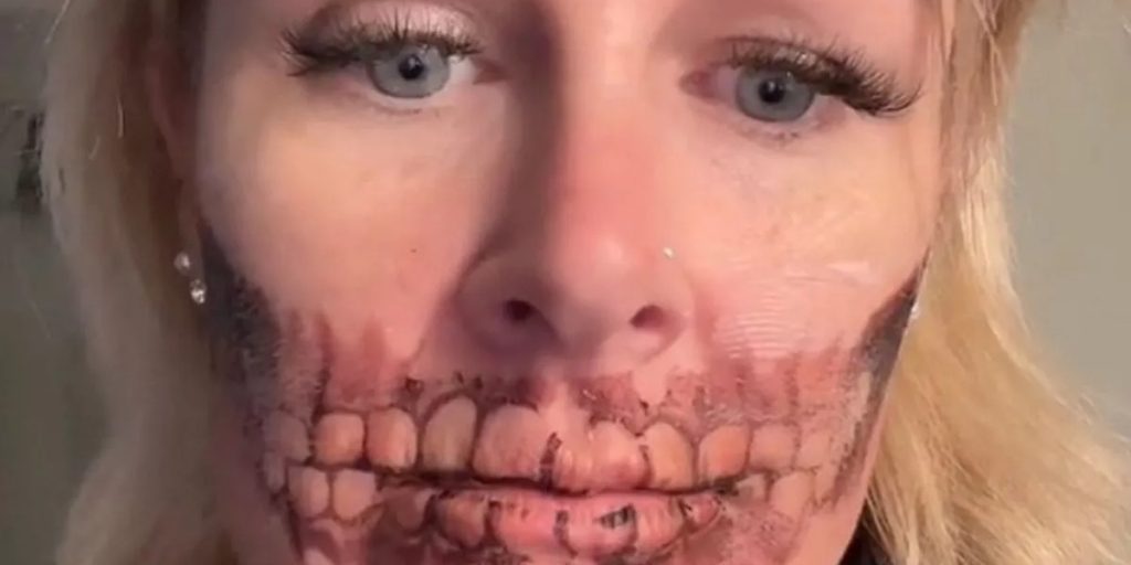 Kvinde fik lavet skræmmende Halloween-tatovering: Da hun skulle fjerne den, gik hun i panik
