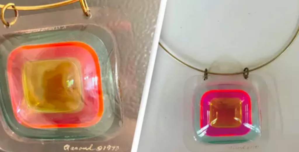 Kvinde brugte 14 kroner på bizar halskæde: Så fandt hun ud af hvor svimlende meget den er værd