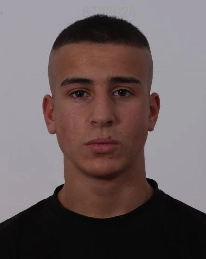 Politiet efterlyser Hamad – 19-årig mistænkt for at stå bag gaderøveri mod to personer
