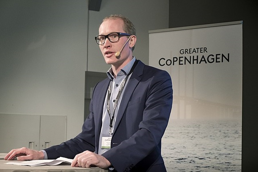 Borgmester måtte forlade sin post efter krænkelsessag: Nu får han millionbeløb