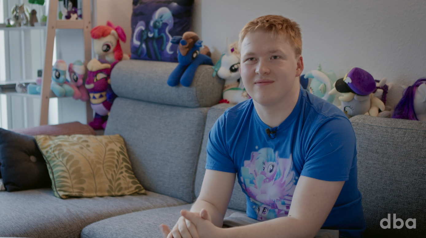 25-årige Martin har den vildeste My Little Pony-samling