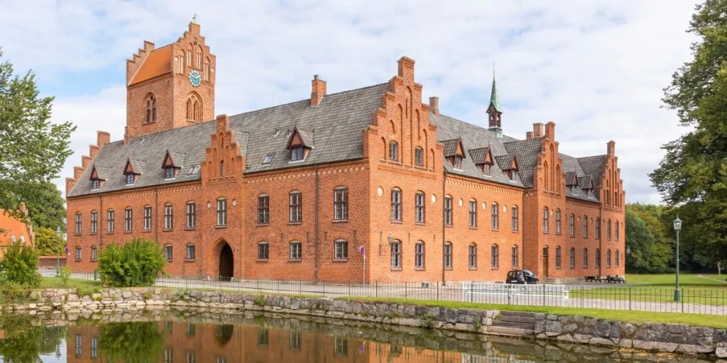 Nu går politiet ind i Herlufsholm-sagen