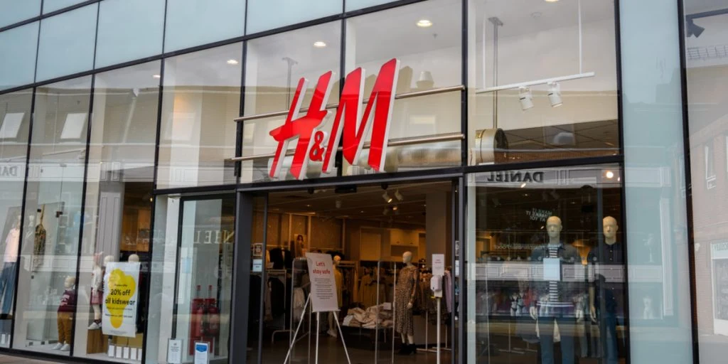 Nu lukker H&M mere end 150 butikker