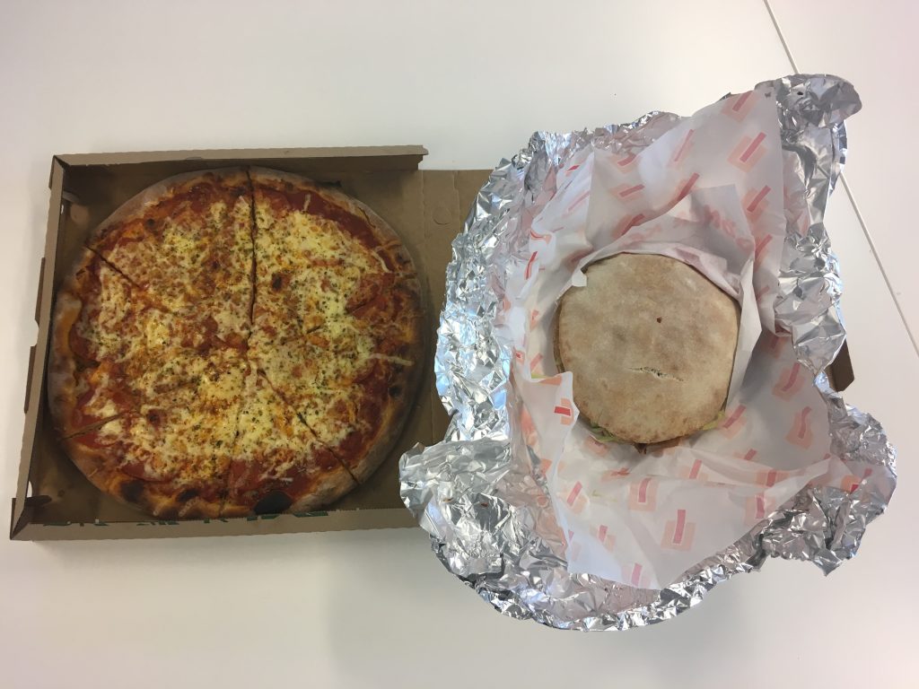 Hollywood Pizza & Kebab Vejle: Fine smage, men manglende finish