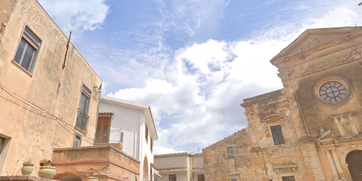 I denne landsby kan du købe et hus for kun 22 kroner