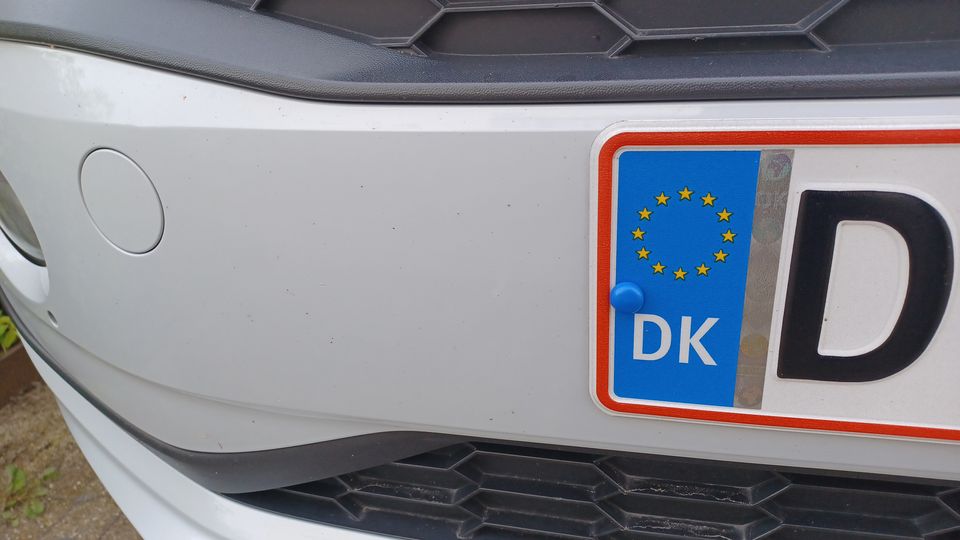 Meget få danskere ved det: Denne lille ting på din bil kan koste en dyr bøde
