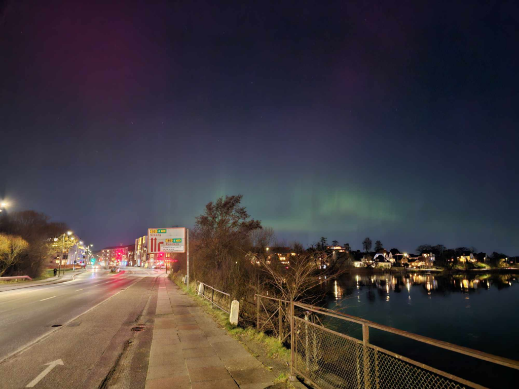 Heidi fotograferede nordlys: Da hun så billedet, kunne hun ikke tro sine egne øjne