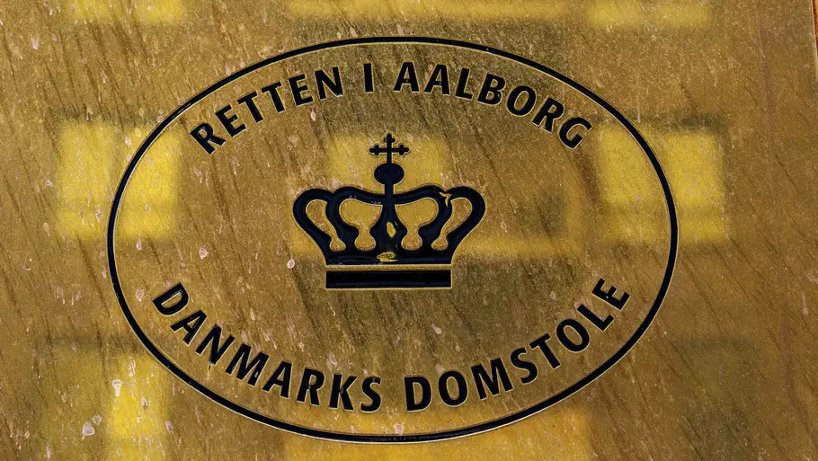 16-årig hyldede terrorangreb: nu skal hun i fængsel
