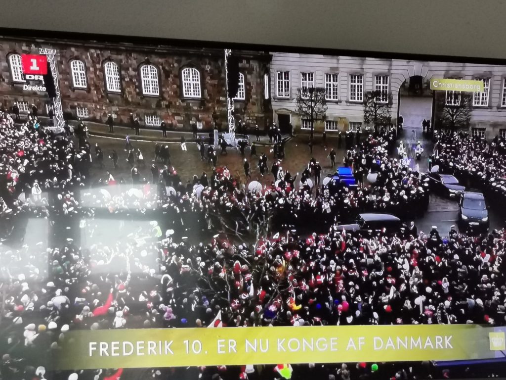 Oversteg hendes forventninger: Så mange fulgte med i tronskiftet