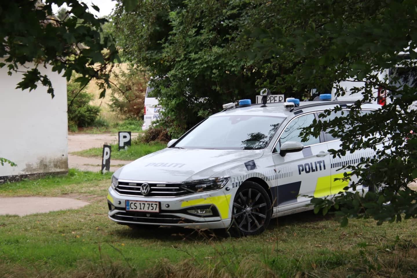 Politiet massivt til stede i Tisvildeleje