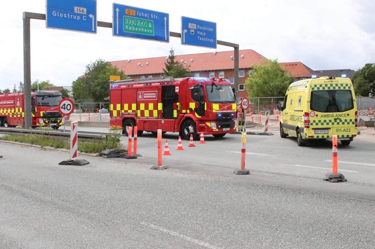 Handicap-scooter rammes af lastbil