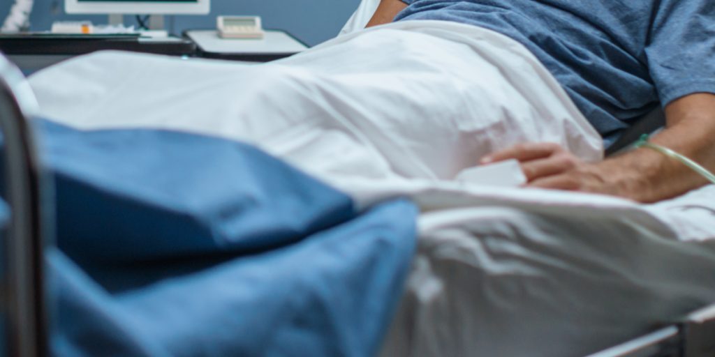 En person død efter smitte med sjælden virus i England