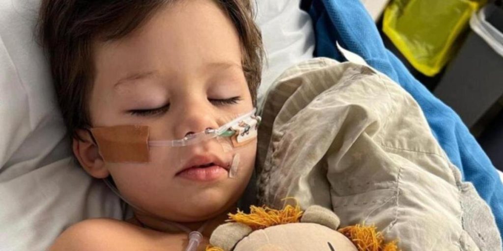 Mor advarer mod legetøj: 2-årig søn sendt på hospitalet