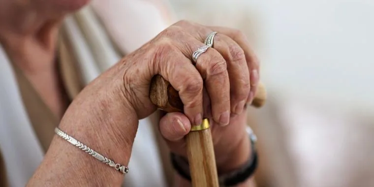 Inger på 98 år må ikke få en trappelift: Har ikke forladt sit hjem i 6 måneder