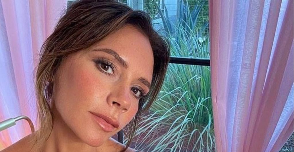 ‘Er det min?’: Victoria Beckham starter vilde spekulationer med billede af numse i små gennemsigtige shorts