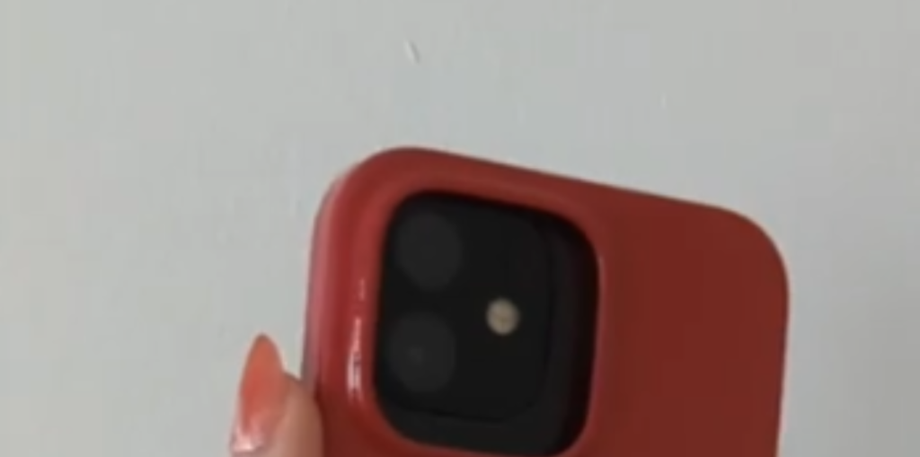 Internettet hiver og flår for at få fat i nyt iPhone-cover: Designet er enten galt eller genialt