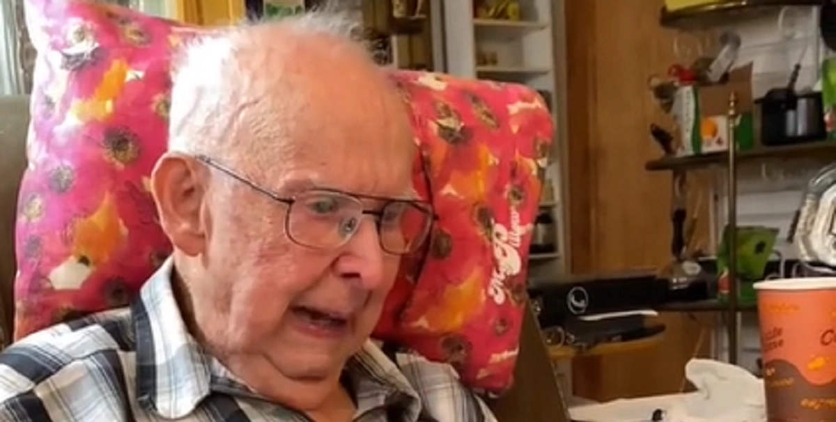 98-årig enkemand ser sin afdøde kone ‘levende’ – se så hvordan han reagerer