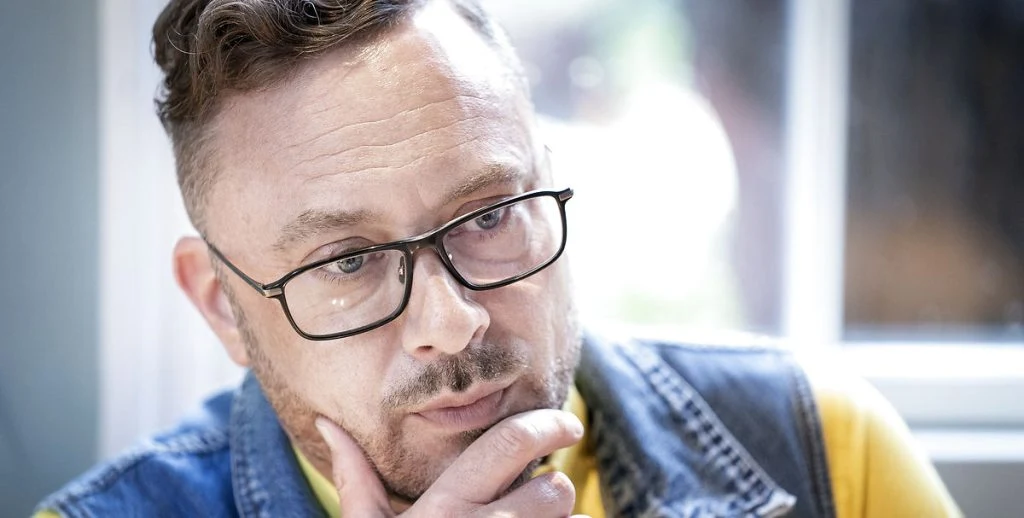 Jakob Fauerby måtte skjule det: Fortalte alle, at kæresten var hans fætter