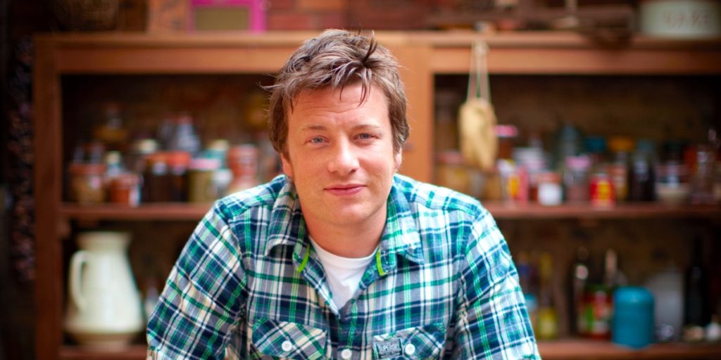 Jamie Oliver “knust” over beskyldninger om racisme i hans nye børnebog