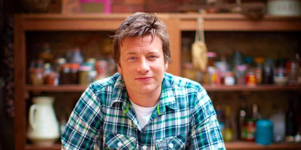 Jamie Oliver chokerer med ny look: Fans tror ikke på, at det er ham