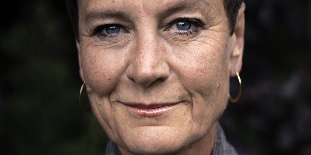 Janni Pedersen udsat for stor brøler i nøgenbog