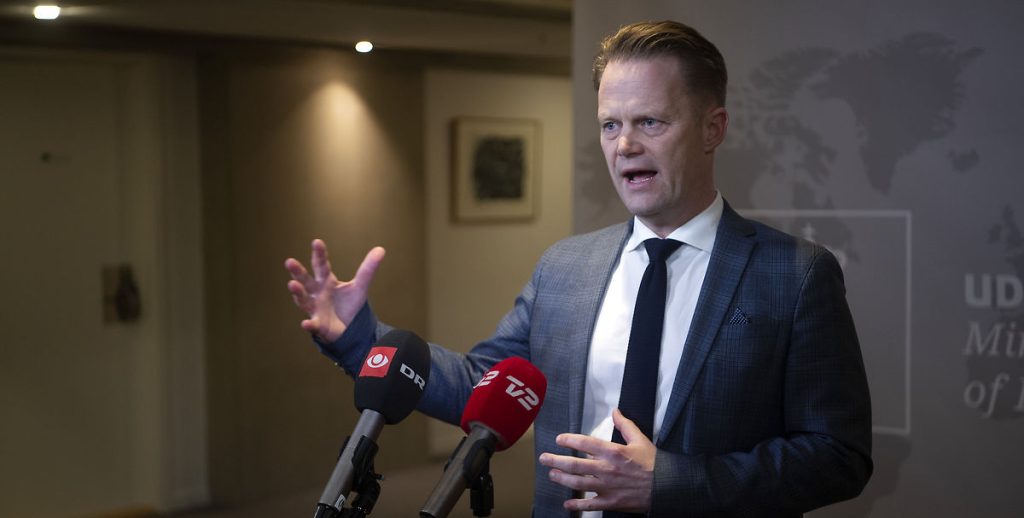 Regeringen advarer alle danskere: Forlad landet