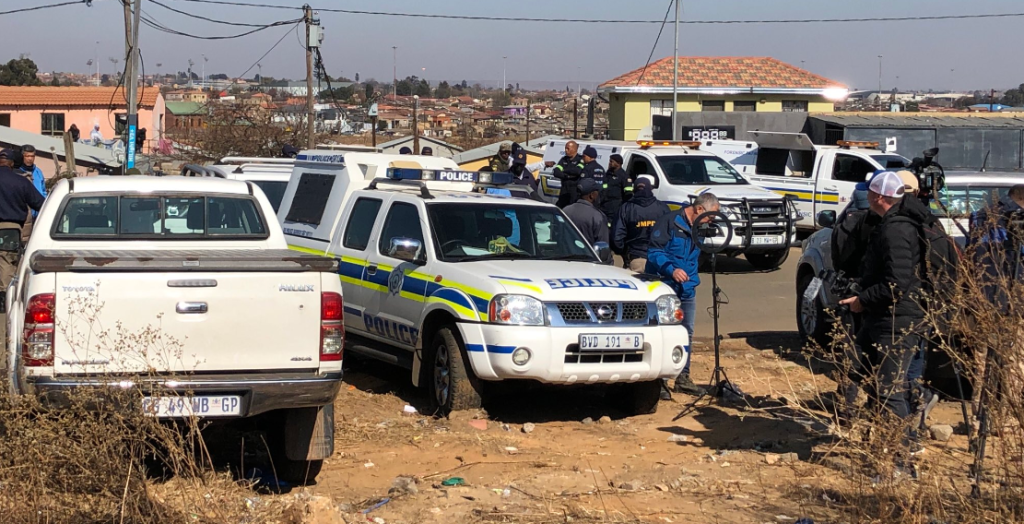 Mindst 18 personer har mistet livet under skyderier på barer i Sydafrika