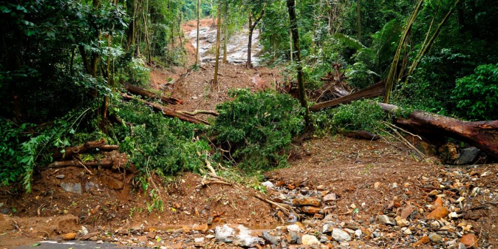 Over 150 døde efter jordskred i populært turistområde