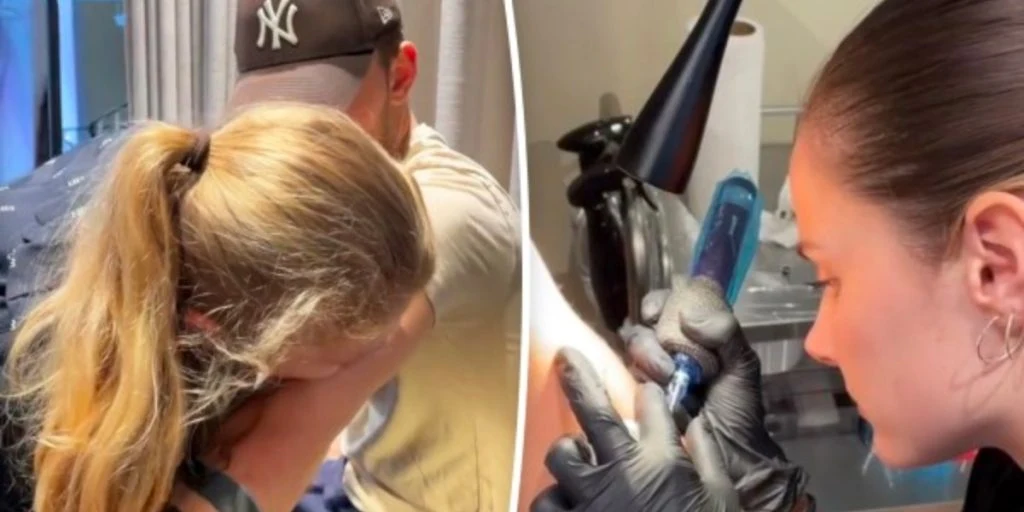 Mand fik tatovering til ære for kæreste: Nu kritiseres den som ‘den dummeste tatovering’