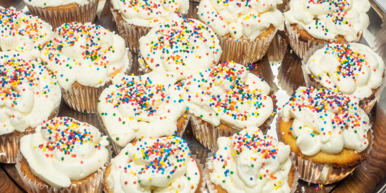 Forsøgte at dræbe med kage