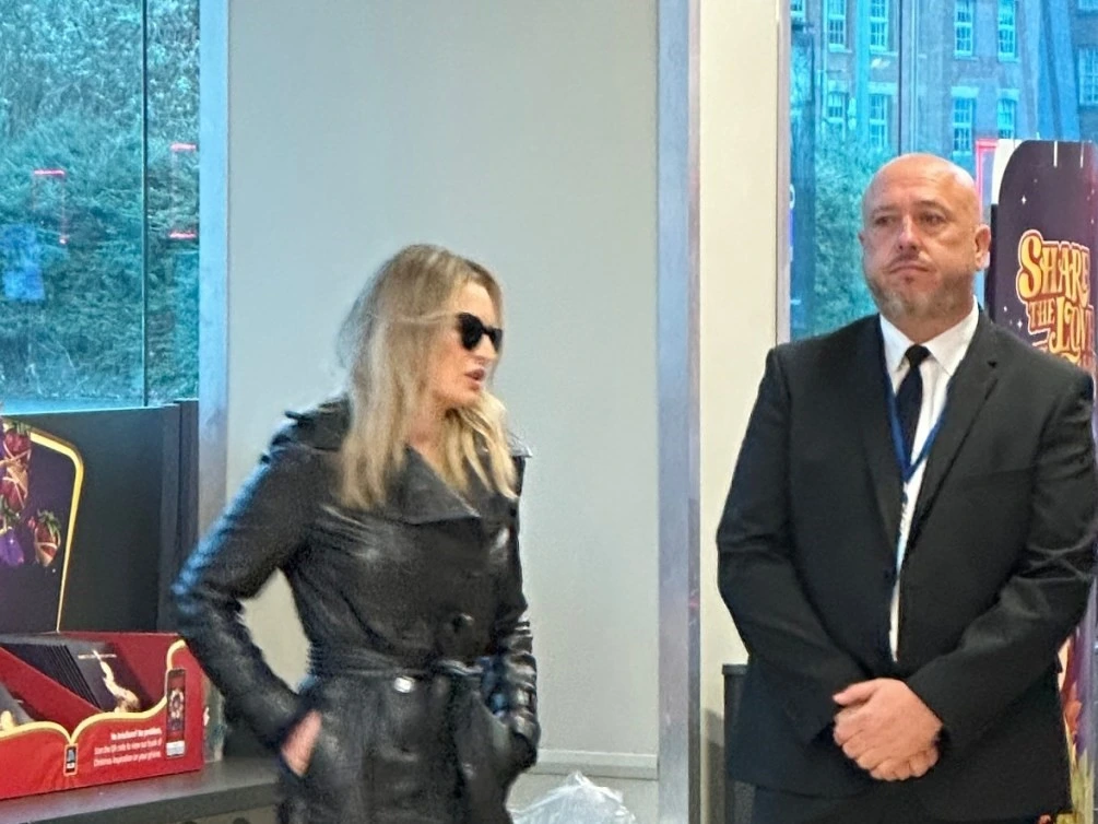 Aldi-kunder i chok: Mødte Kate Moss blandt frugt og grøntsagerne