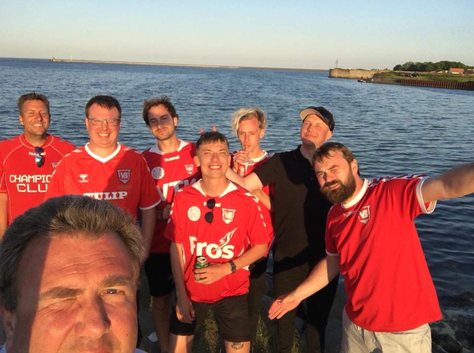 Fra København til Thy: VB-fans tog på langfart for at opleve oprykningen på nærmeste hold