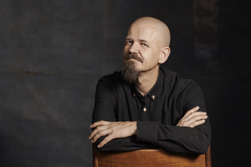 Tag plads i filosofaen, oplev en sovekoncert og mød Kim Leine på biblioteket
