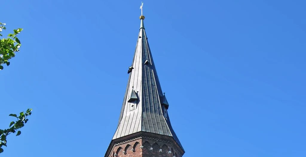 Uvurderlige lysestager stjålet fra Vor Frue Kirke: Har lyst kirken op i 250 år