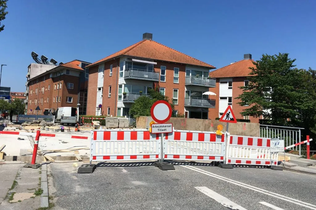 Renovering af bro trækker ud: Varer flere uger endnu