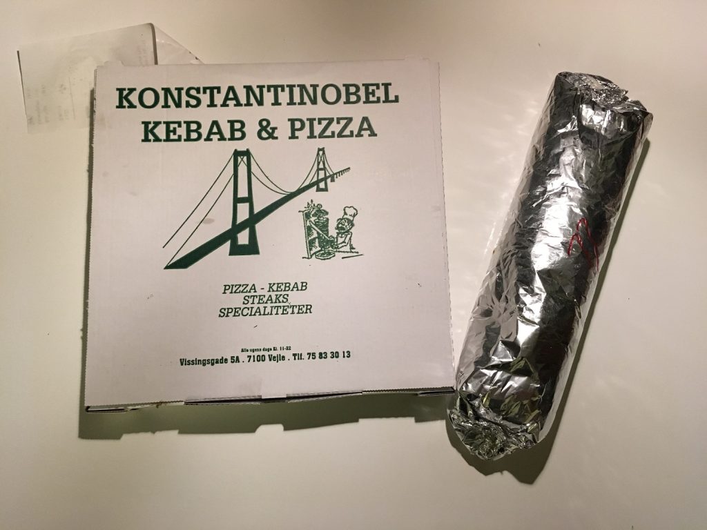 Konstantinobel Kebab & Pizza: Lækker Pizza, men sjasket kebab