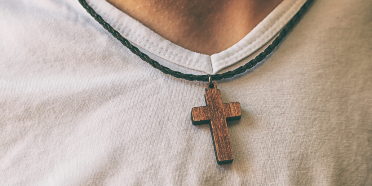 11-årig dreng med kristen halskæde blev overfaldet og kaldt ‘Grisetæve’