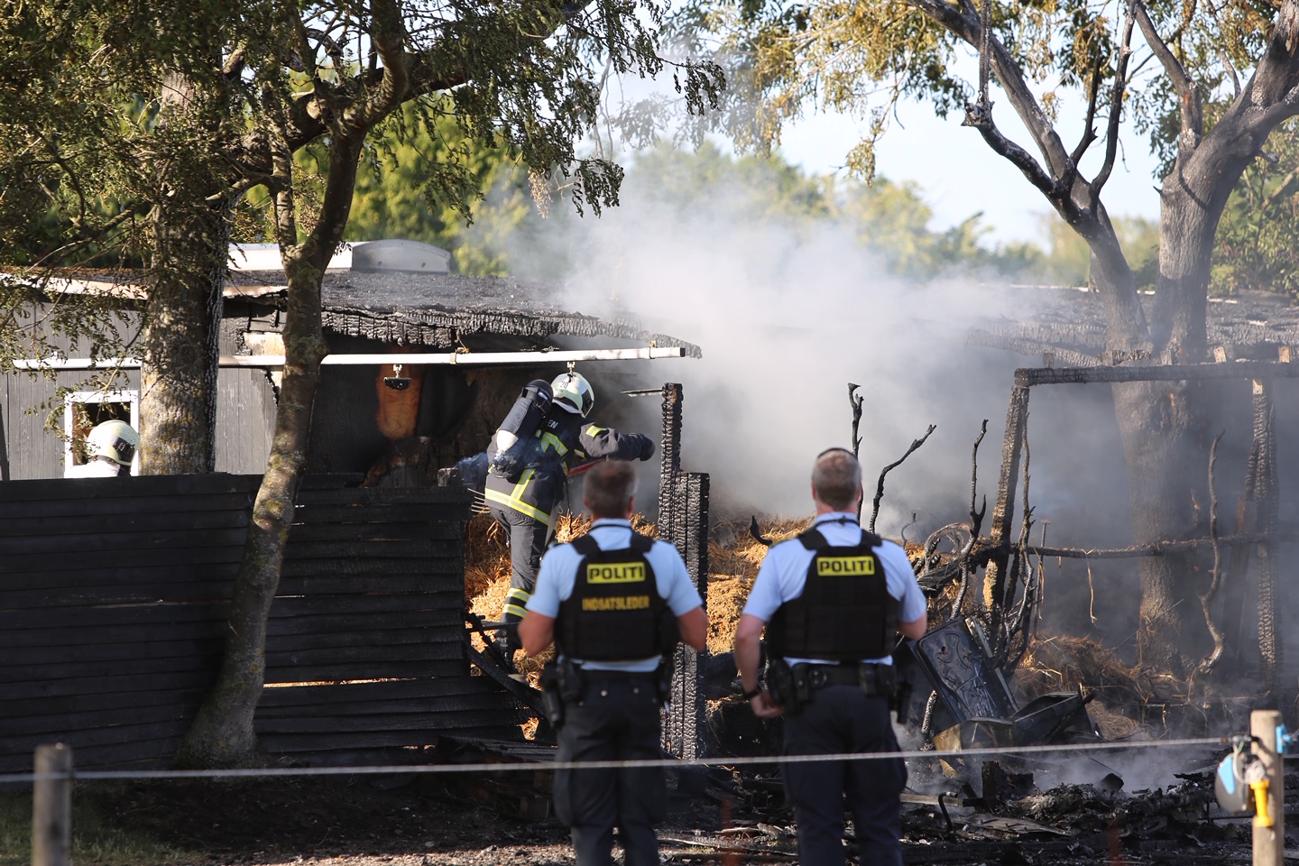 Unge tilses for røgforgiftning efter brand i Tårnby