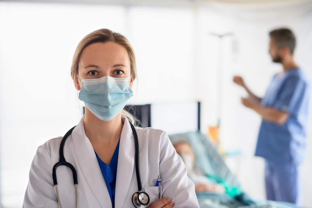 Coronasmittet læge tvunget på arbejde på dansk hospital