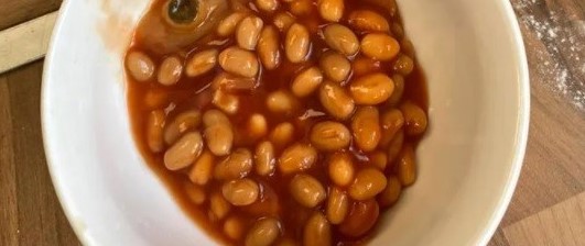 Martin får chok under aftensmaden: Pludseligt kigger bønnerne på ham