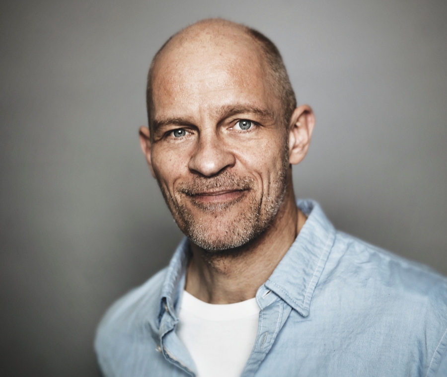 Lars Bom kommer til Vejle og fortæller, hvordan han blæser liv i bøger