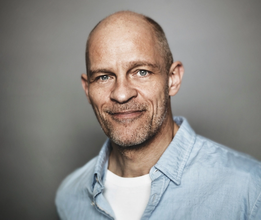 Lars Bom kommer til Vejle og fortæller, hvordan han blæser liv i bøger