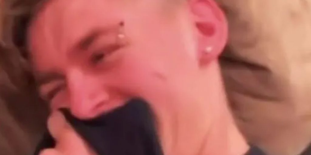 Han lod sin ven give ham en tatovering – det endte han hurtigt med at fortryde