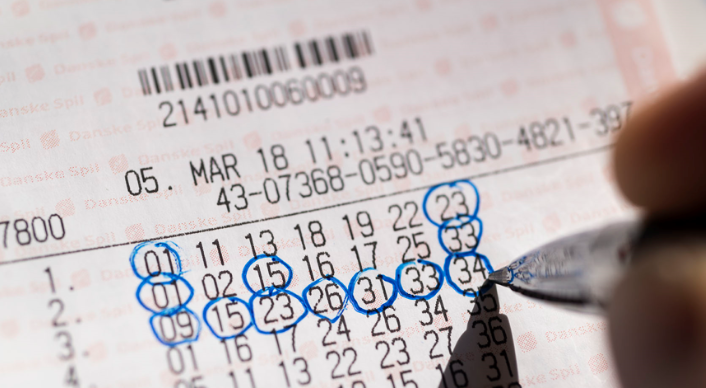 Lotto-vinder delte nyhed om sin præmie på Facebook: Det skulle hun aldrig have gjort